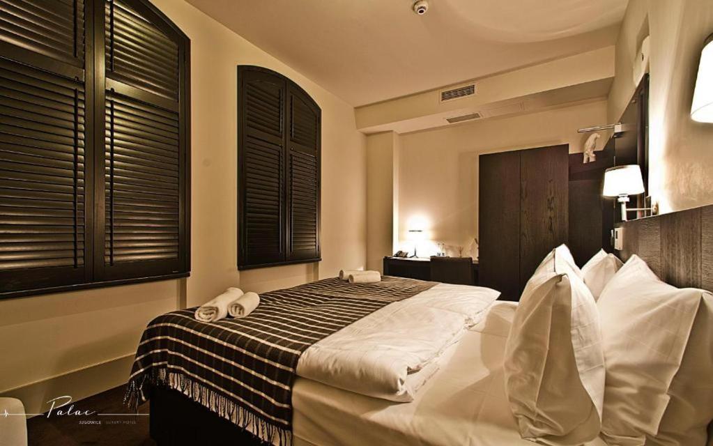 Hotel Palac Jugowice Валбжих Екстериор снимка