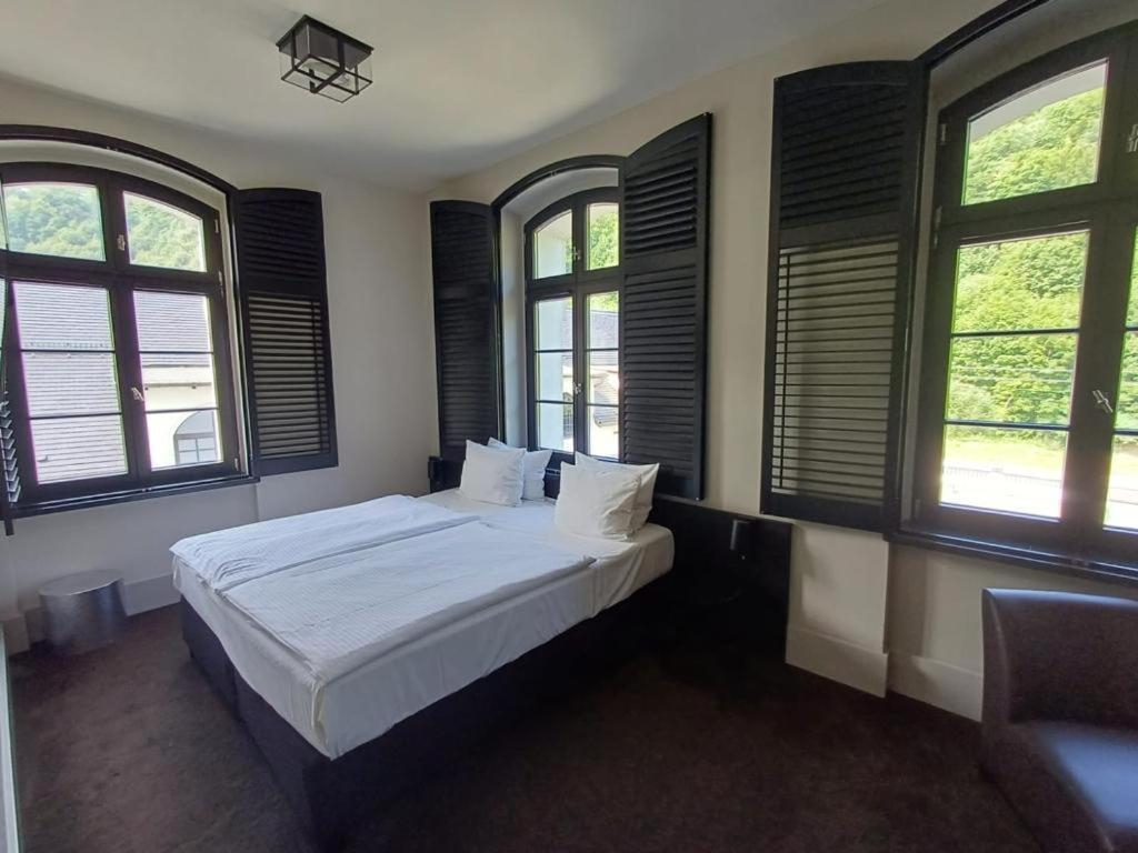 Hotel Palac Jugowice Валбжих Екстериор снимка