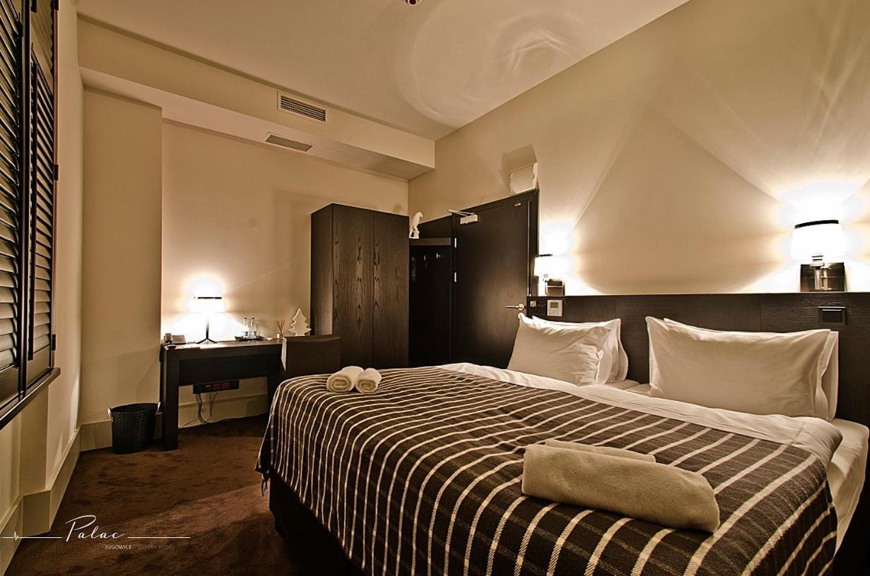 Hotel Palac Jugowice Валбжих Екстериор снимка