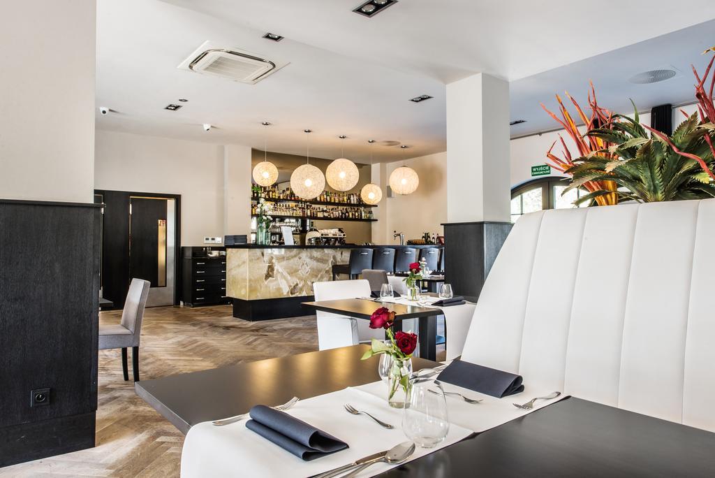 Hotel Palac Jugowice Валбжих Екстериор снимка