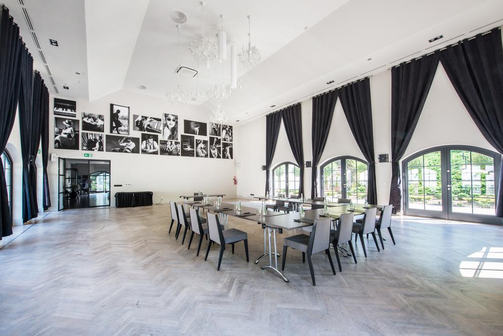Hotel Palac Jugowice Валбжих Екстериор снимка