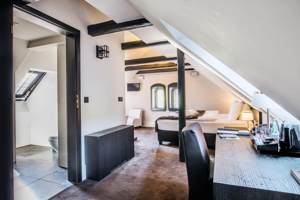 Hotel Palac Jugowice Валбжих Екстериор снимка
